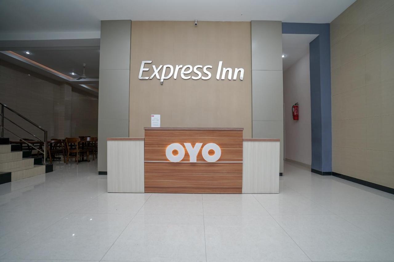 Oyo 616 Express Inn Palembang Exterior foto