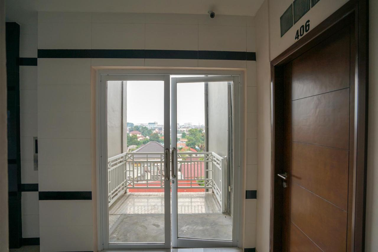Oyo 616 Express Inn Palembang Exterior foto