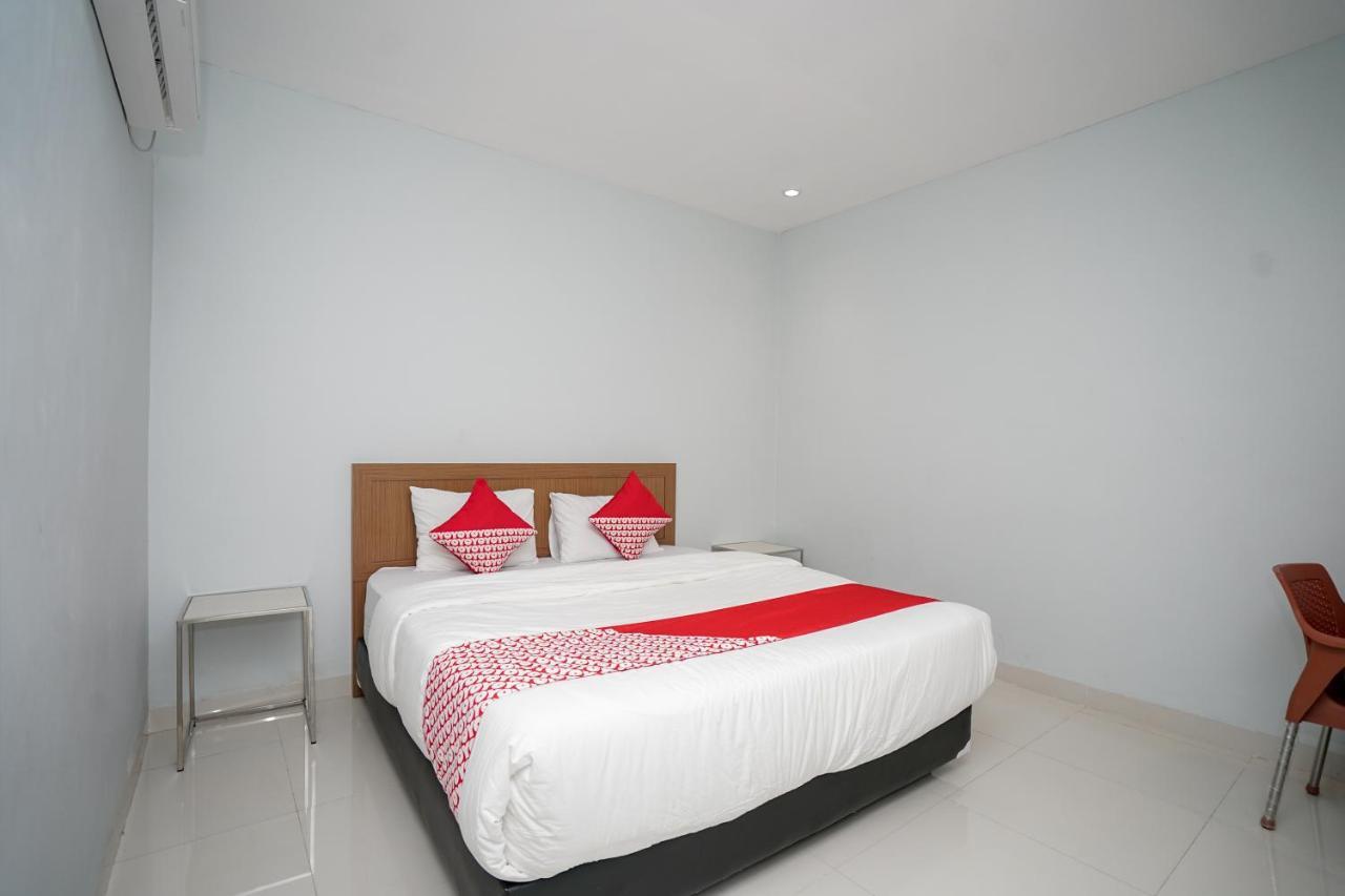 Oyo 616 Express Inn Palembang Exterior foto
