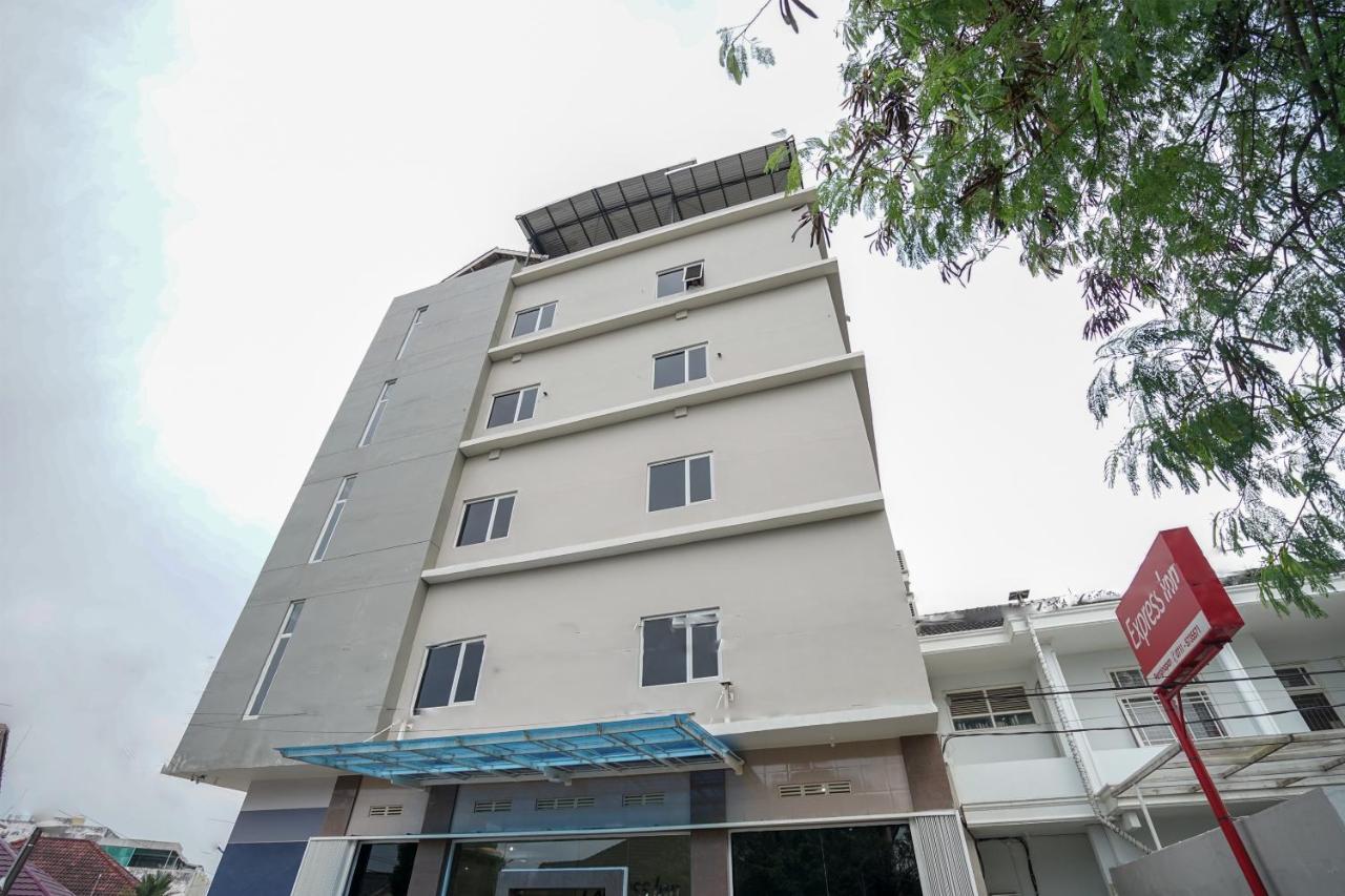 Oyo 616 Express Inn Palembang Exterior foto