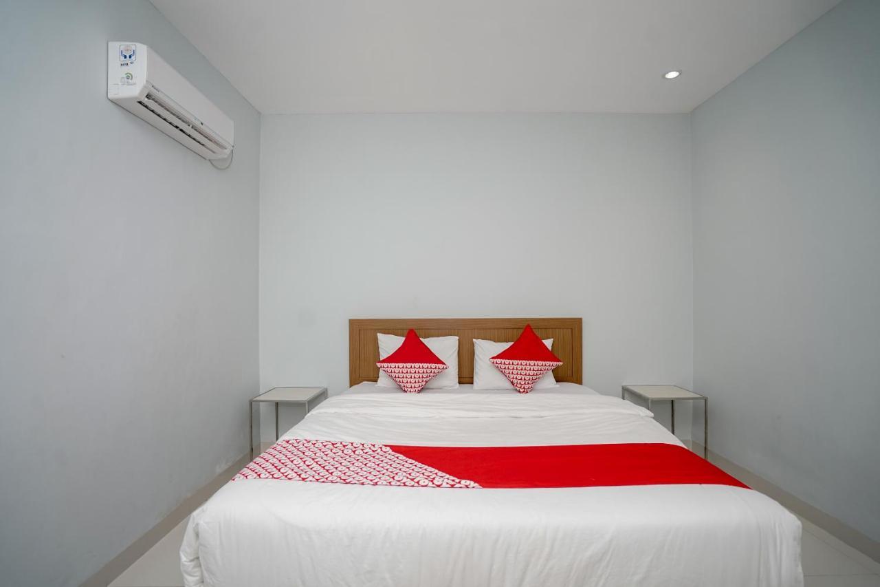 Oyo 616 Express Inn Palembang Exterior foto