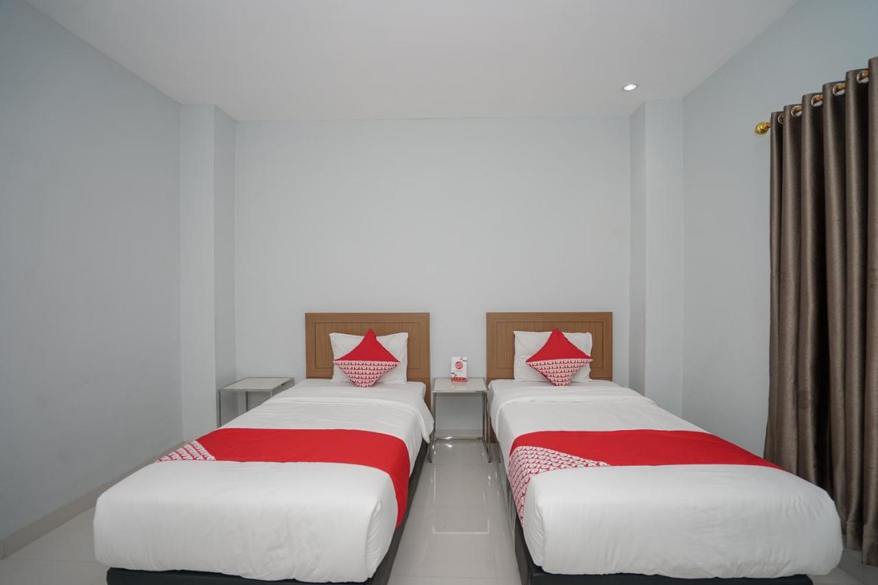 Oyo 616 Express Inn Palembang Exterior foto
