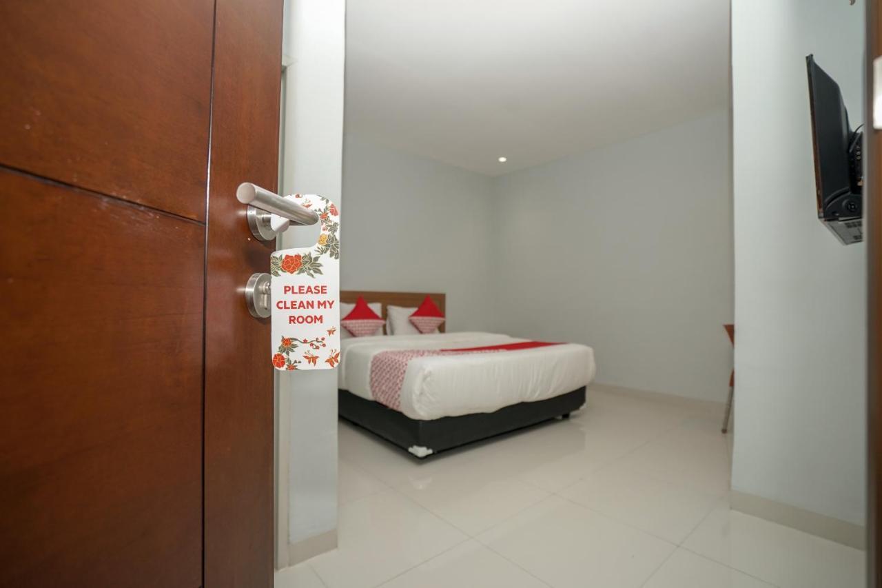 Oyo 616 Express Inn Palembang Exterior foto