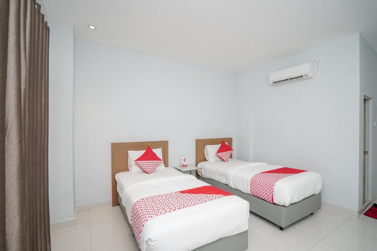 Oyo 616 Express Inn Palembang Exterior foto