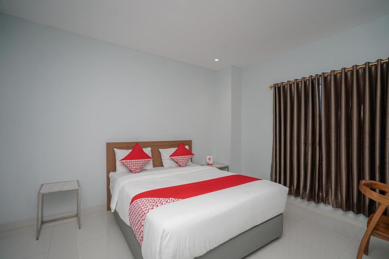 Oyo 616 Express Inn Palembang Exterior foto